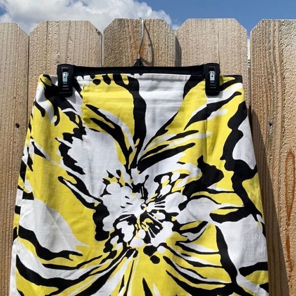 Take 50% OFF- Express Design Studio Women’s Skirt, Size-8 - Picture 2 of 7